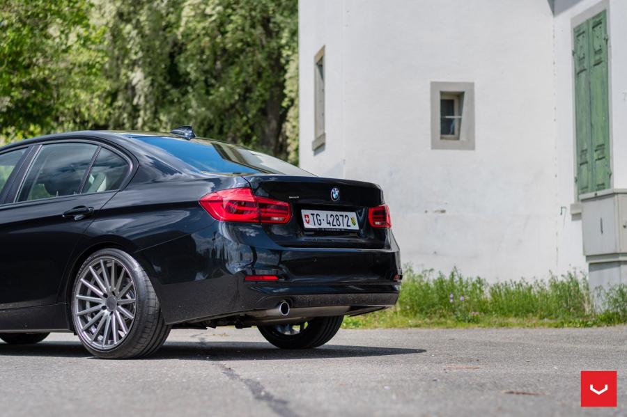 Детали экстерьера BMW 3-Series Sedan on Vossen Wheels (VFS2) 2017 года  (фото 25 из 25)